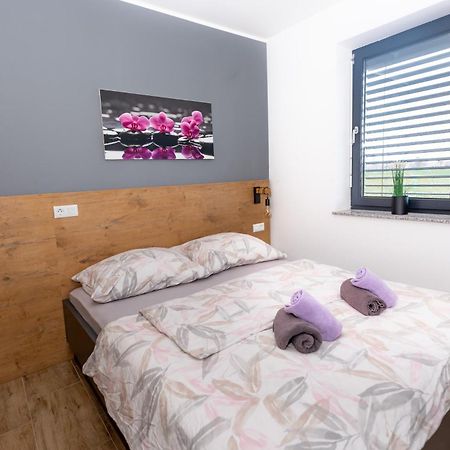 Apartments Sunrise Бановци Экстерьер фото